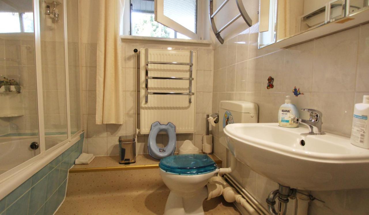 Ferienwohnung Familienwohnung Kropelin ภายนอก รูปภาพ